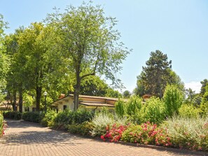 Property grounds - Beautiful apartment in villa for 6 people with WIFI, pool, A/C and terrace (Grado)