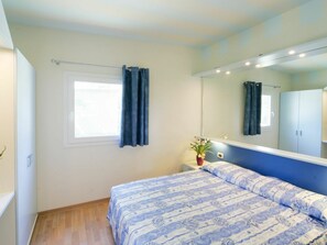 2 soverom, reiseseng for barn, wi-fi (inkludert) og sengetøy