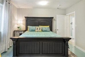 7 bedrooms, desk, travel cot, free WiFi