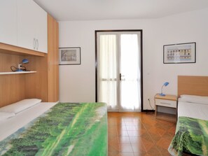 1 bedroom, travel crib, free WiFi, bed sheets