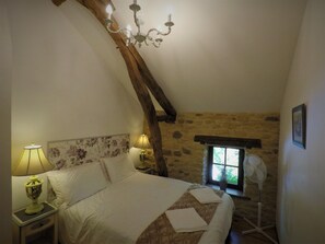 3 chambres, fer et planche à repasser, lit parapluie, Wi-Fi gratuit