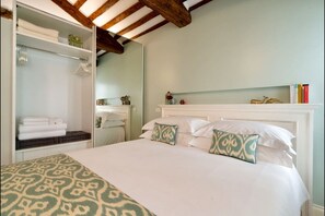 1 chambre, fer et planche à repasser, Wi-Fi, draps fournis