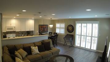 Smart TV, Netflix, streaming services