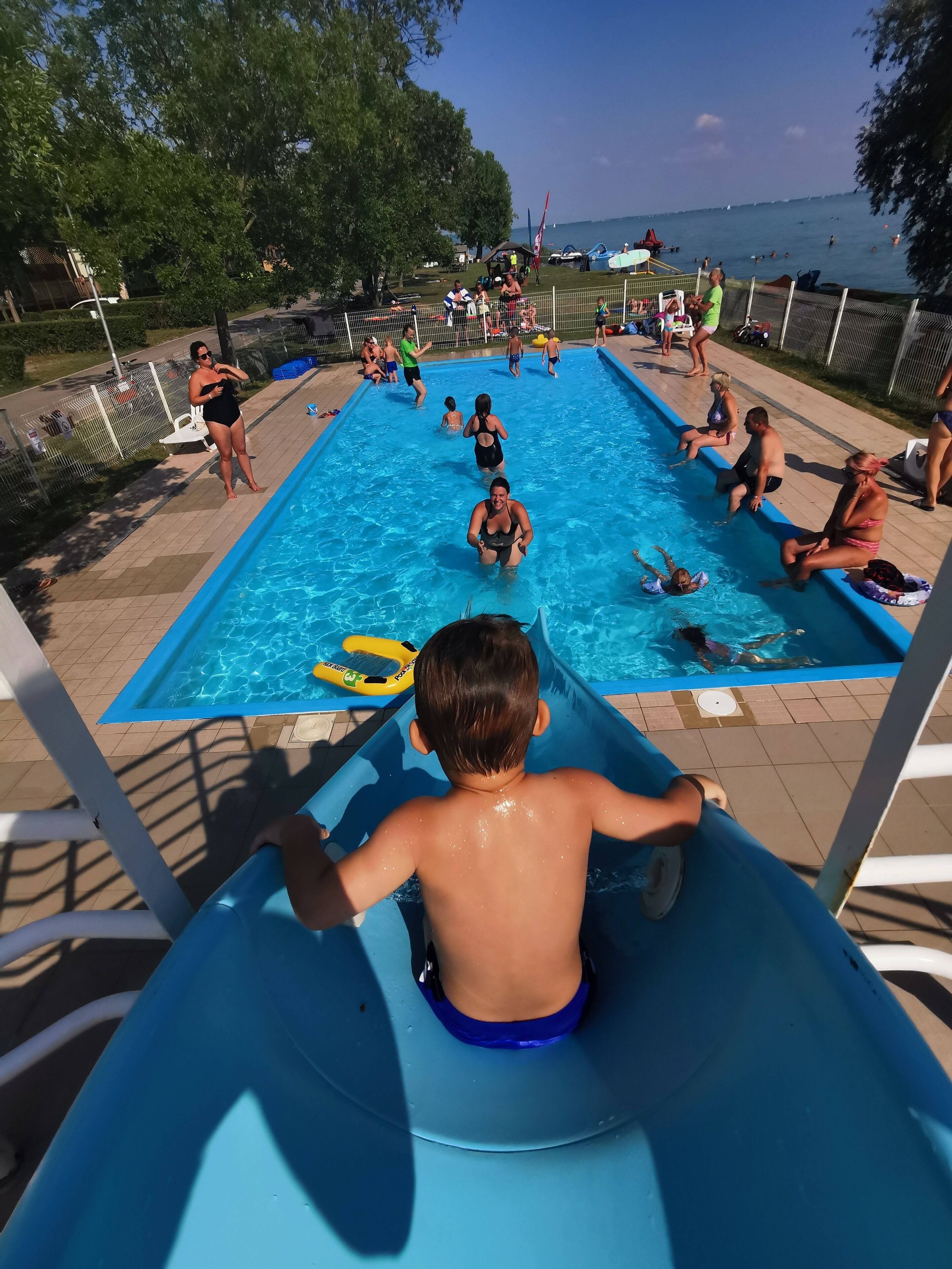 Seasonal outdoor pool, open 10:00 AM to 6:00 PM, pool loungers
