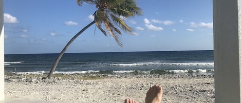 En la playa y toallas de playa