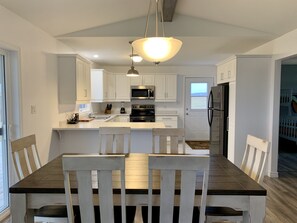 Dining - Clinton Sunset Retreat ! 3 Bedrooms 2 Bathrooms... 180 degree water views! (Clinton)