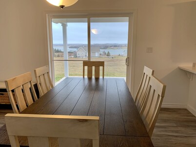 Clinton Sunset Retreat ! 3 Bedrooms 2 Bathrooms... 180 degree water views!