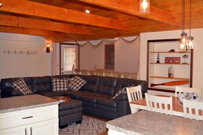 Smart TV - Tippy Cottage on the Lake (Leesburg)