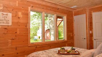 4 chambres, fer et planche à repasser, lit de bébé portatif, Wi-Fi