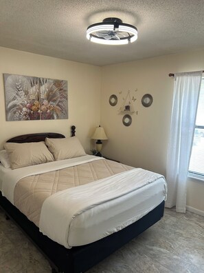 2 bedrooms, iron/ironing board, free WiFi, bed sheets