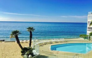 Outdoor pool, a heated pool - Ocean Front Carbon Beach Malibu Escape 😊 (Malibu)