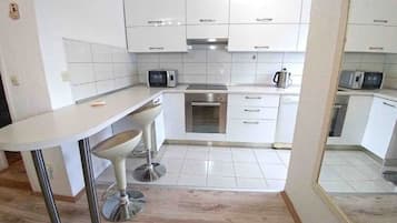 Microwave, oven