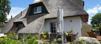 Reethus, 3 bedrooms + 1 infant, 2 bathrooms, fireplace, sauna, outdoor whirlpool, garden, WLAN