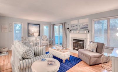 Modern, Spacious, Pet-Friendly Cape Mackie! 