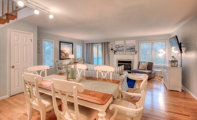 Modern, Spacious, Pet-Friendly Cape Mackie! 