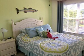 4 habitaciones, tabla de planchar con plancha, cuna de viaje y wifi 