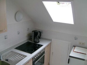 Fridge, microwave, oven