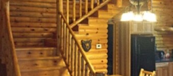 Lazy Cedars Log Cabin - Centrally located