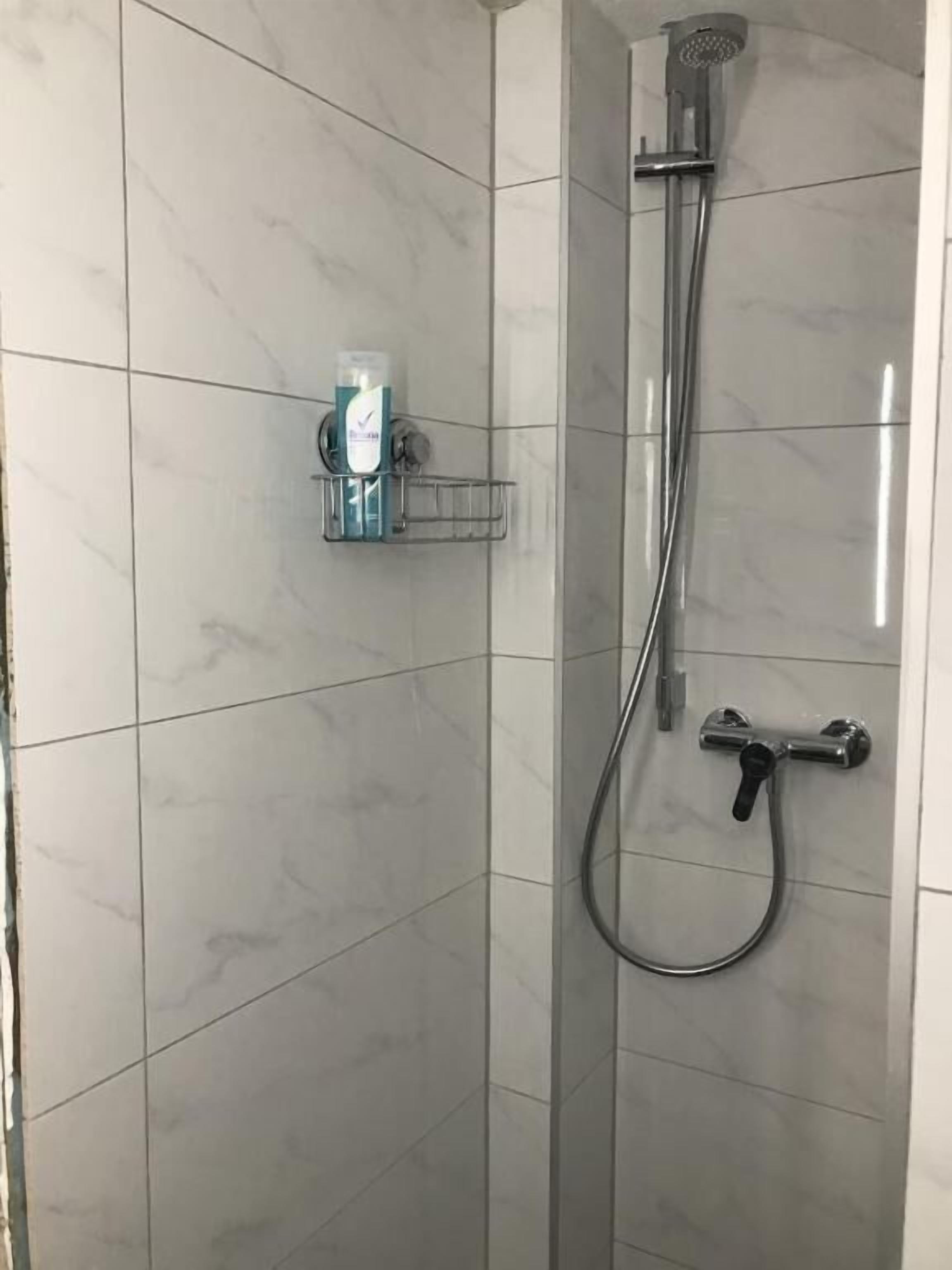 Apartment | Bathroom shower
