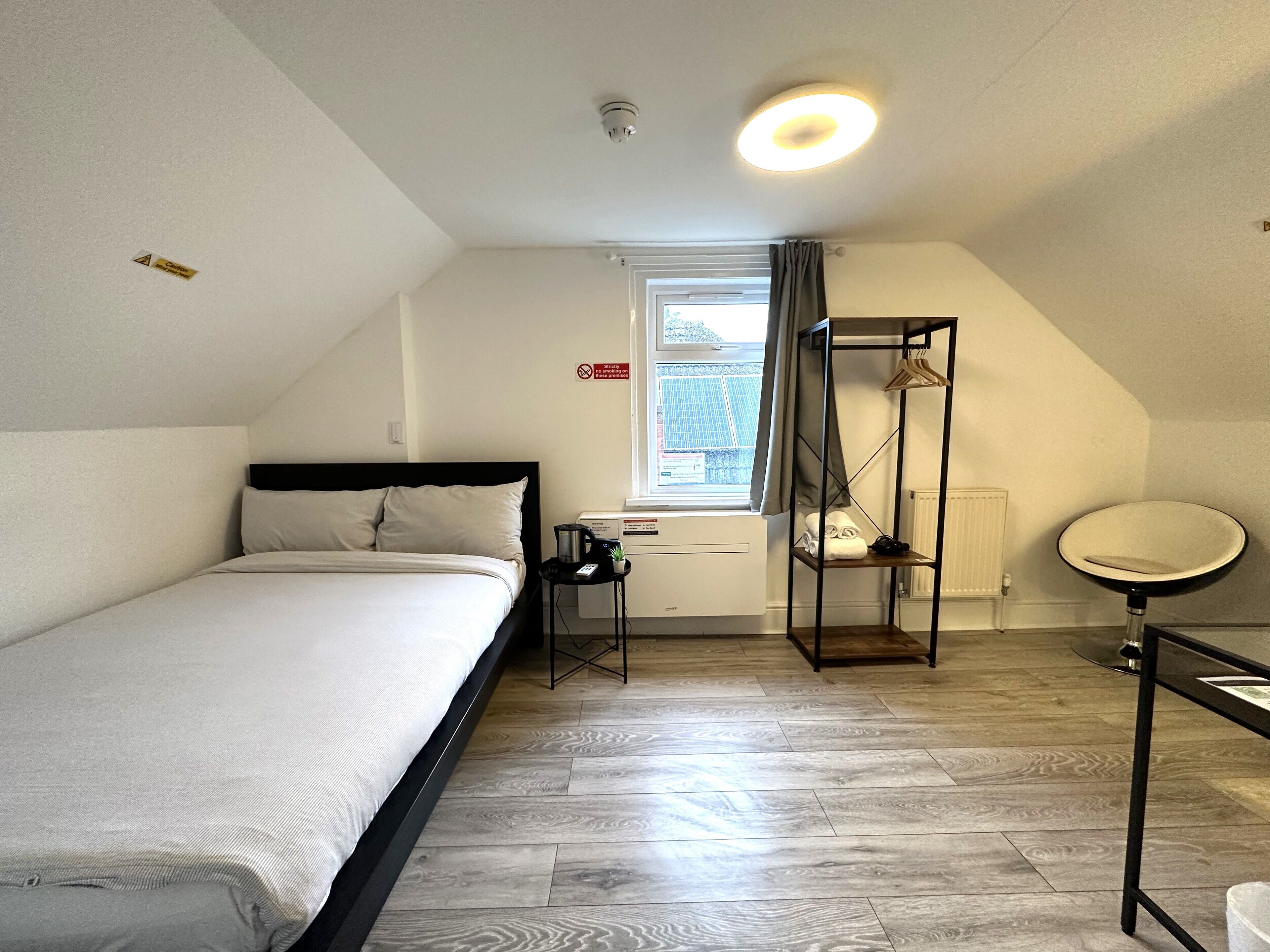 standard double room | iron/ironing board, free wifi, bed sheets