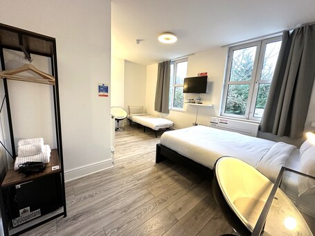 Sleeplicity London Heathrow - view 2