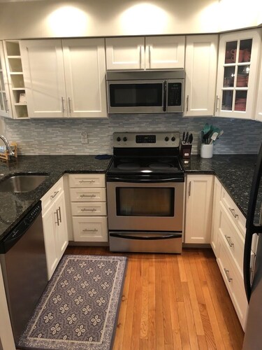 Fenwick Island Beach Block Condo con piscina. Completamente renovado! Fácil acceso a la playa!