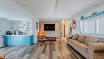 Smart TV, fireplace, foosball, table tennis