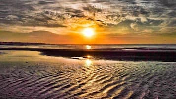 Una spiaggia nelle vicinanze
