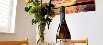 Little Eaton - Hidden Gem - Location by the sea with FREE parking 