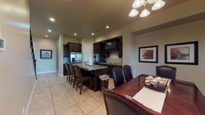 Dining - Almost Heaven High Speed Fiber! (Washington)