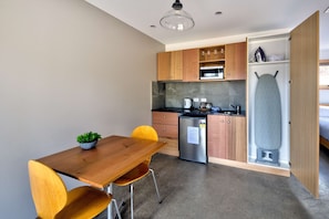 Premium Studio | Private kitchenette