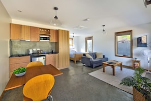 Premium Studio | Living room