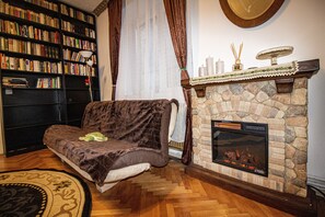 Fireplace, books - Cozy apartment in the heart of Kronstadt! (Brașov)