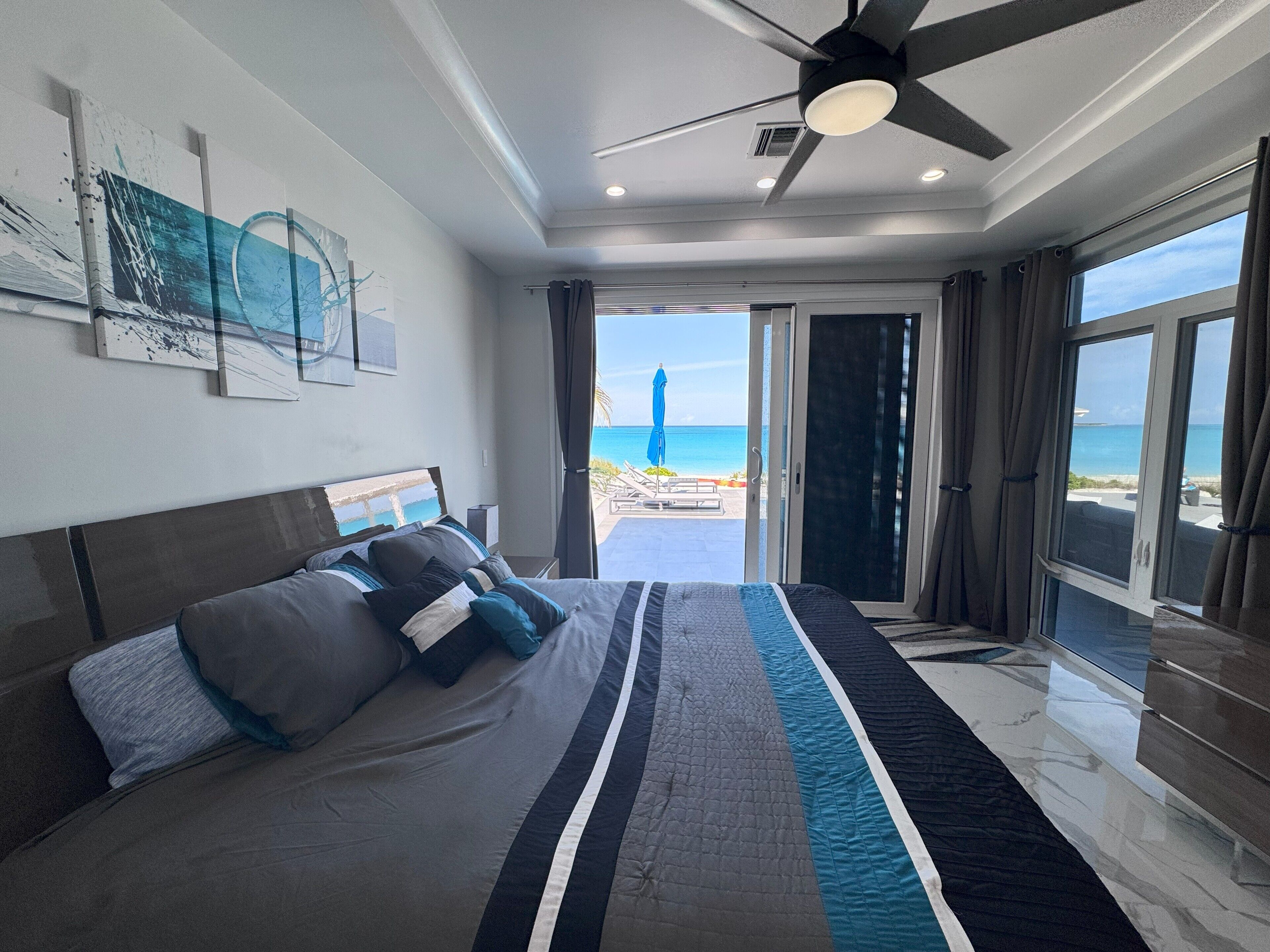 3 makuuhuonetta, silitysrauta/-lauta, ilmainen Wi-Fi, vuodevaatteet