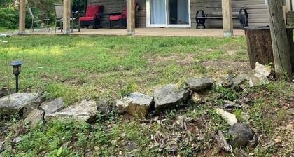 Fishermen and Family’s Lakeside Nature Retreat