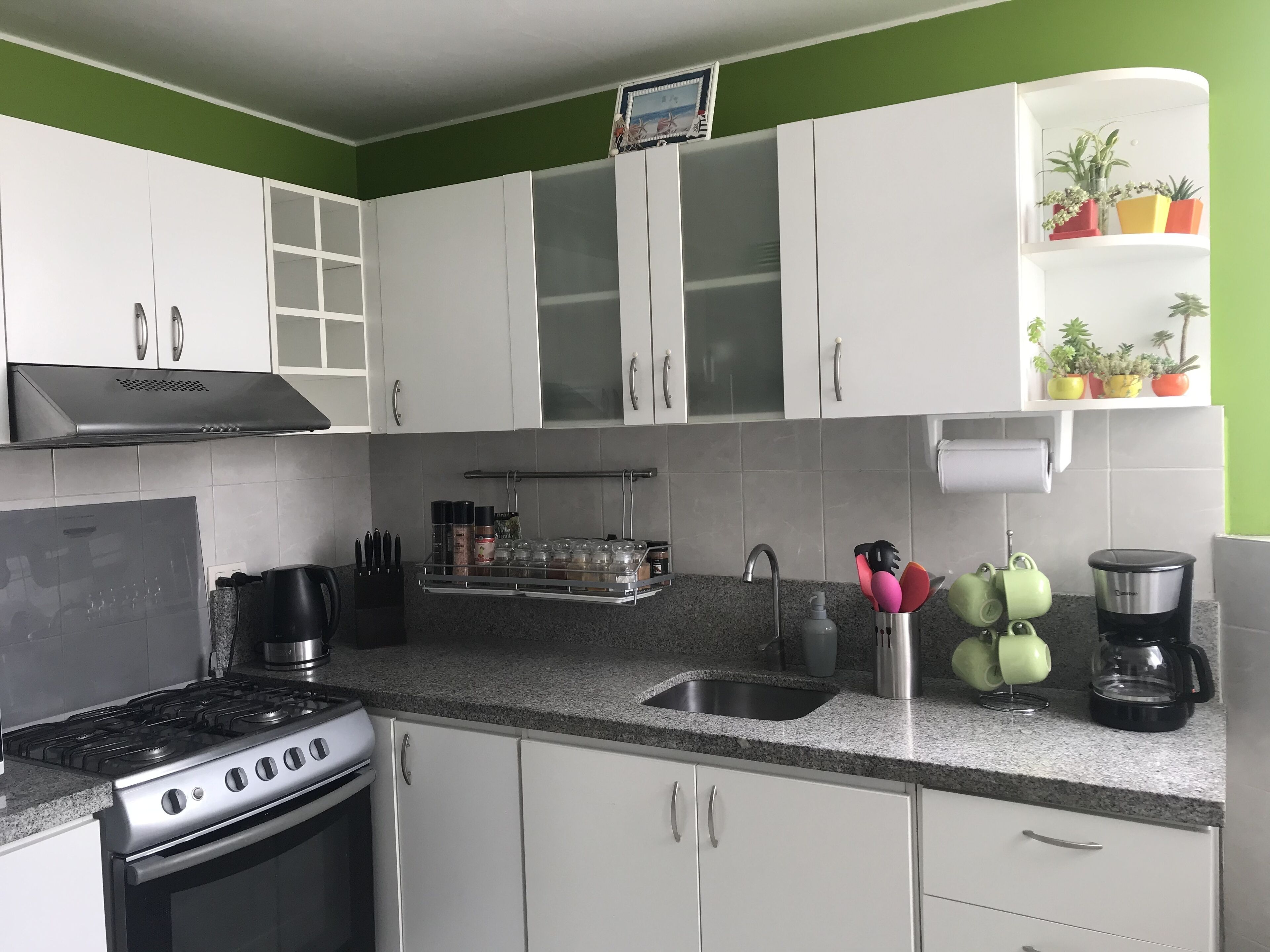 冰箱、微波炉、烤箱、炉灶