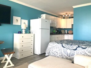 Interior - Chateau Relaxo Duex- Remodeled Pool View Condo with Direct Beach & Sound Access (Atlantic Beach)