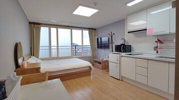 Studio Suite | Free WiFi