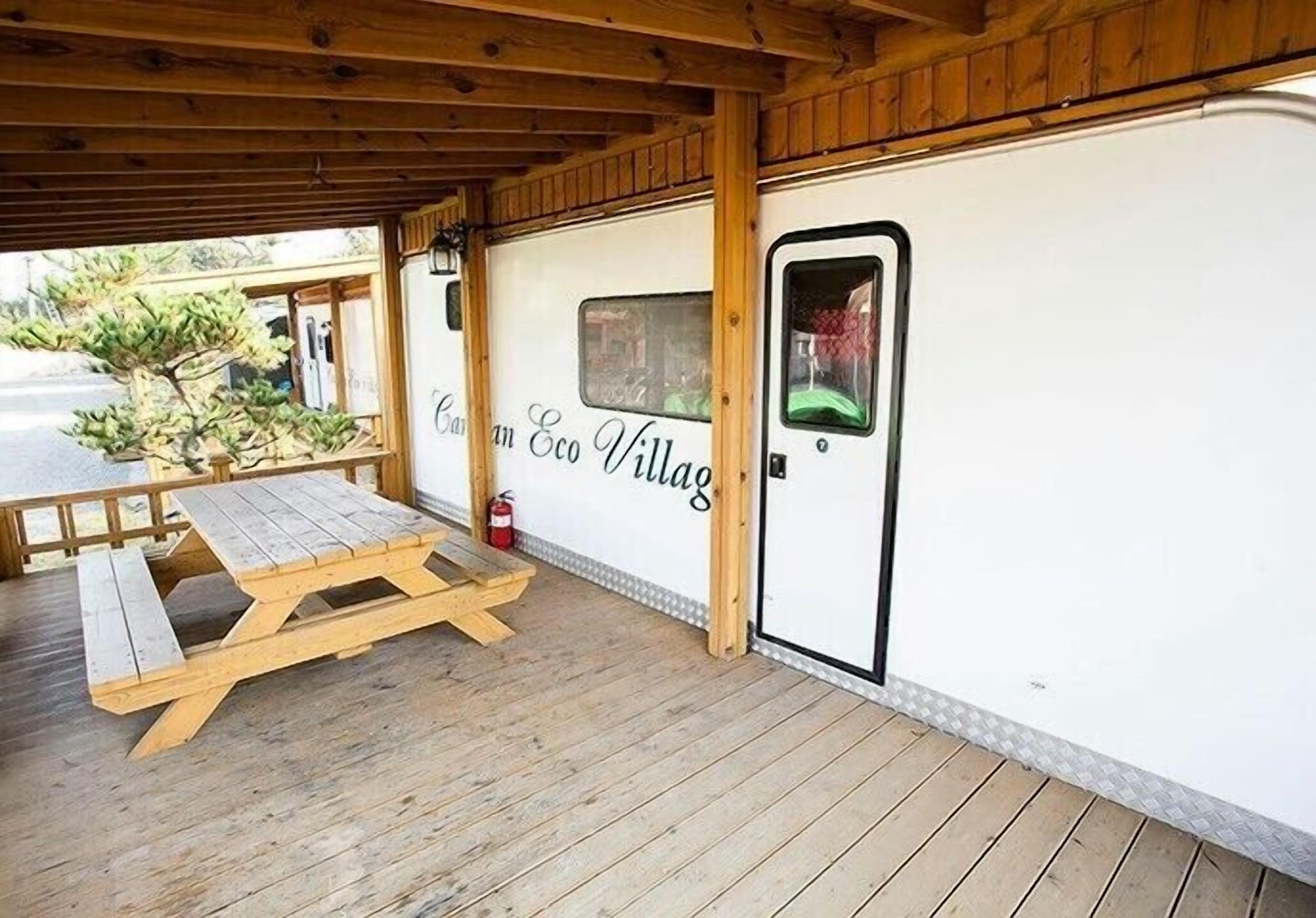 Caravan Care | Terrace/patio