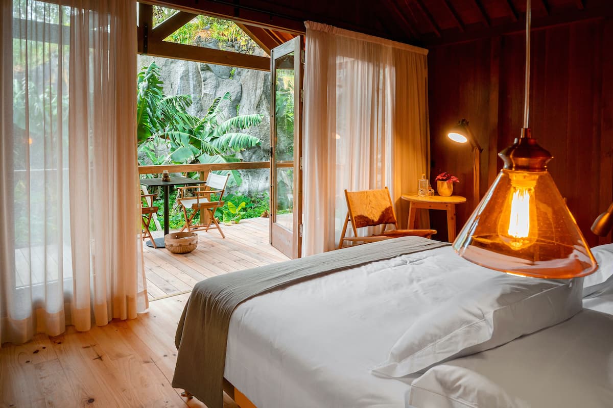 exclusive loft | 1 bedroom, premium bedding, memory-foam beds, minibar