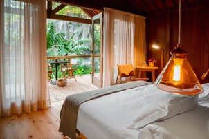 Loft exclusivo | Ropa de cama de alta calidad, colchones viscoelásticos, minibar