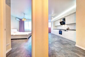 Luxury-Apartment | Schreibtisch, Verdunkelungsvorhänge, schallisolierte Zimmer