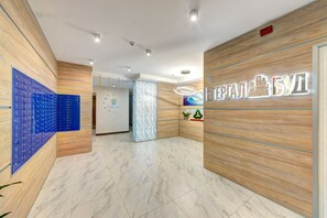 Lobby - Apartment Voskresenska 18 (Kyiv)
