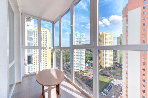 Apartment Voskresenska 18