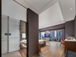 Deluxe Double Room, Non Smoking | In-room safe, desk, blackout curtains, soundproofing