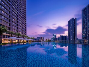 야외 수영장, 07:00 ~ 21:30 오픈, 수영장 파라솔, 일광욕 의자