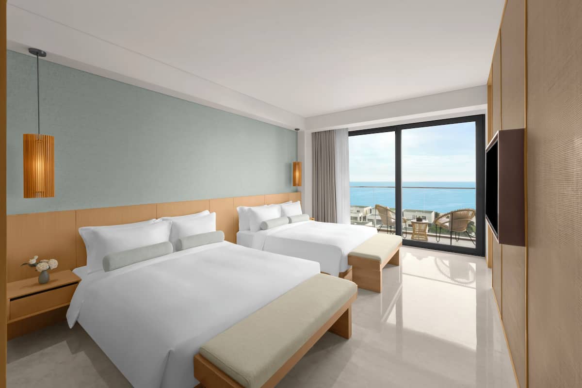 Suite, 2 camas Queen size, vista al océano (Monogram) | 1 habitación, minibar, caja de seguridad en la habitación y escritorio