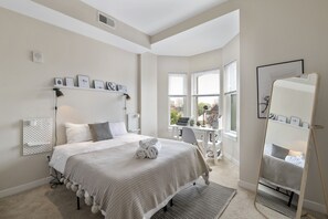 Premium Apartment, 2 Bedrooms, 2 Bathrooms, City View