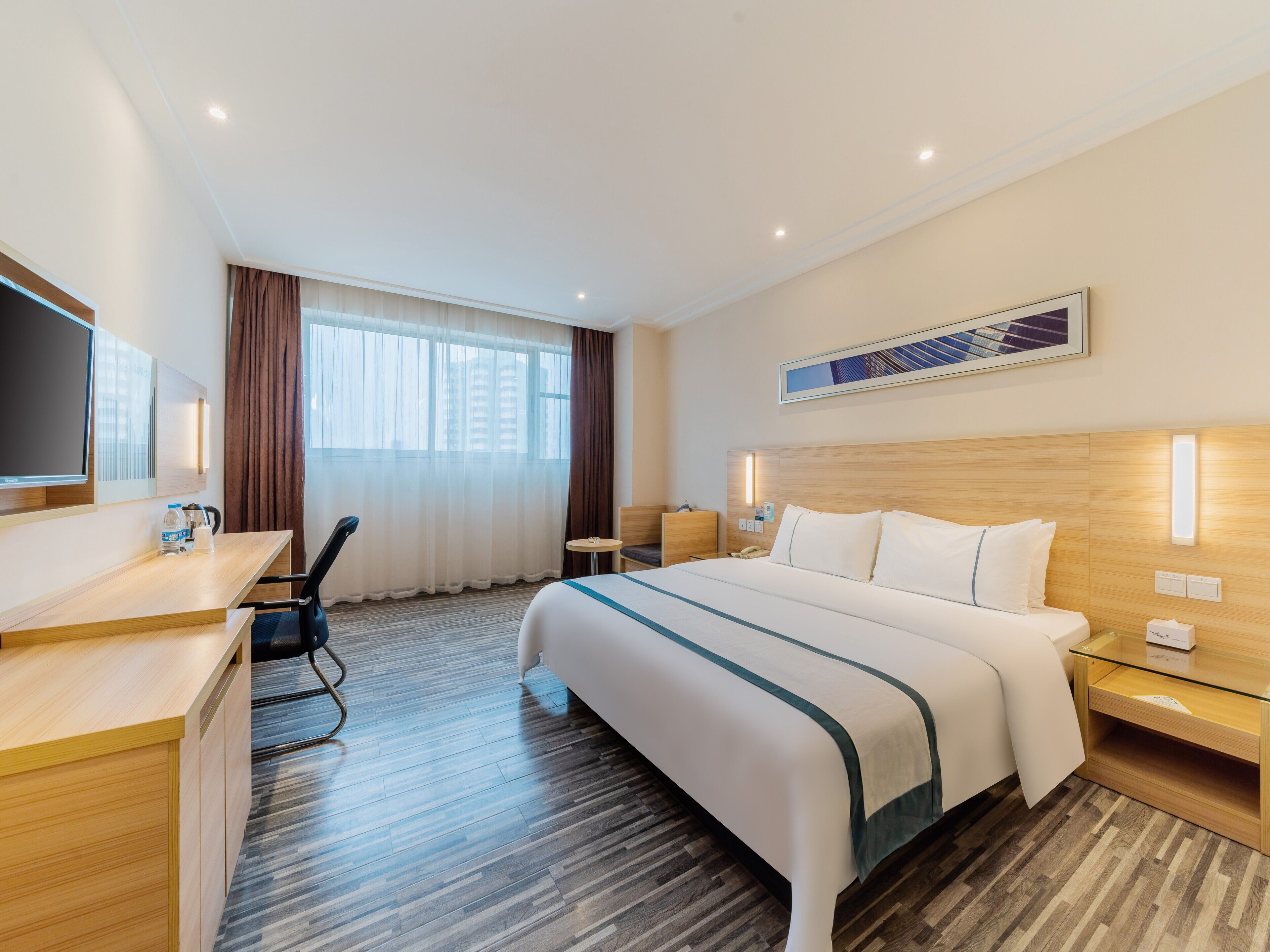 Business Double Room | In-room safe, desk, laptop workspace, blackout drapes