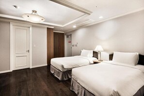 Hypo-allergenic bedding, in-room safe, blackout curtains - Ramada Hotel and Suite Seoul Namdaemun (Seoul)